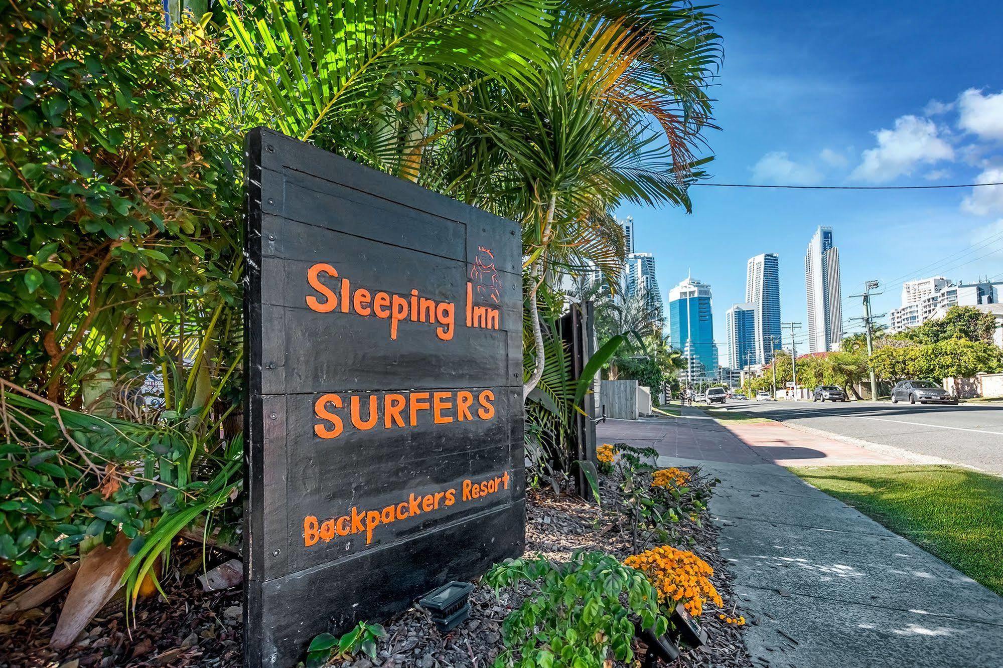 Sleeping Inn Backpackers Resort ゴールドコースト エクステリア 写真